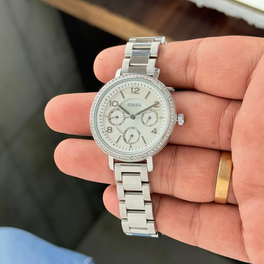 Fossil Jacqueline Women’s Silver Watch with Chronograph – Luxevion