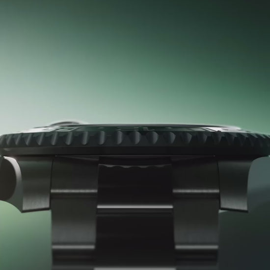 Rolex GMT Master II Premium Men’s Watch Stainless Steel 3-Link Bracelet and Green Dial – Luxevion